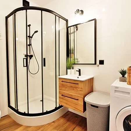 Kotwica Z Prywatnym Miejscem W Hali Garazowej Lejlighed *