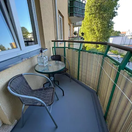 Kotwica Z Prywatnym Miejscem W Hali Garazowej Lejlighed *