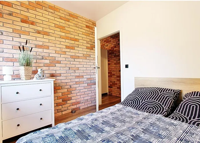 Kotwica Z Prywatnym Miejscem W Hali Garazowej *